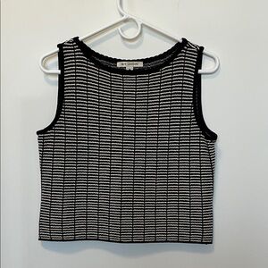 St. John Black and White Patterned Tank Top size S, scalloped neck trim